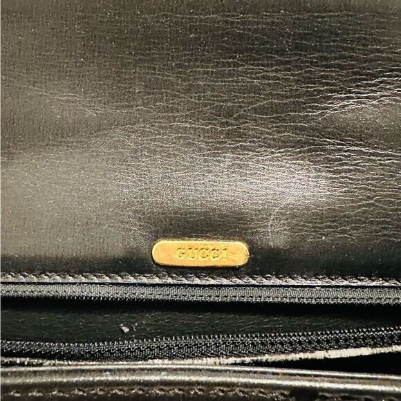 Classic vintage design in leather with gold-tone hardware - Picture 13 of 13